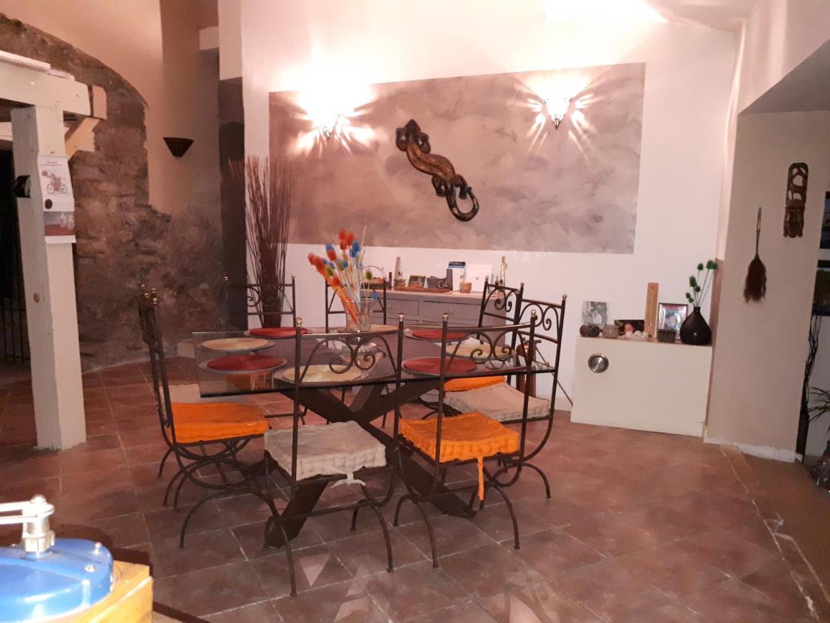 Chez Patricia & Denis Bed & Breakfast Flassans-sur-Issole ภายนอก รูปภาพ