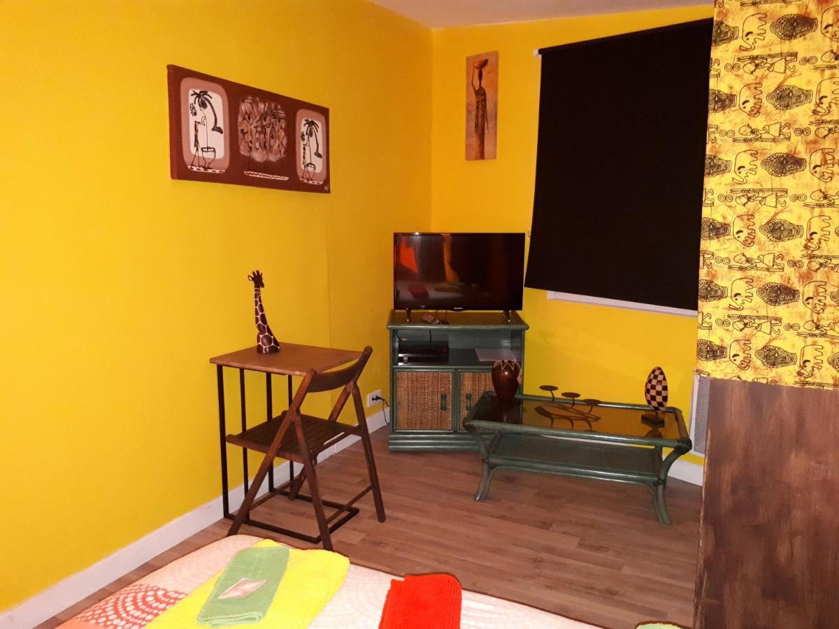 Chez Patricia & Denis Bed & Breakfast Flassans-sur-Issole ภายนอก รูปภาพ