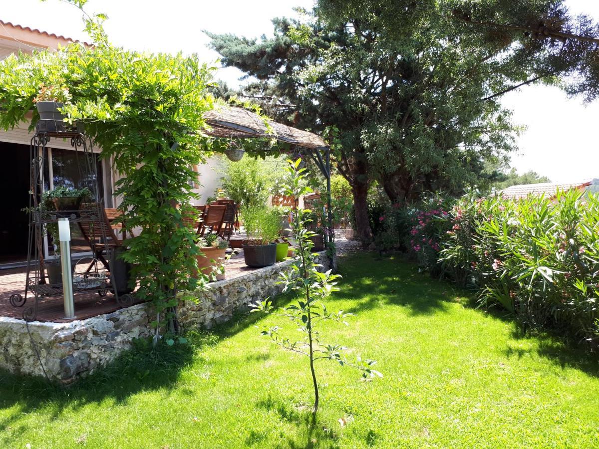 Chez Patricia & Denis Bed & Breakfast Flassans-sur-Issole ภายนอก รูปภาพ