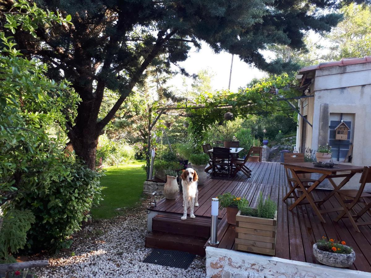 Chez Patricia & Denis Bed & Breakfast Flassans-sur-Issole ภายนอก รูปภาพ